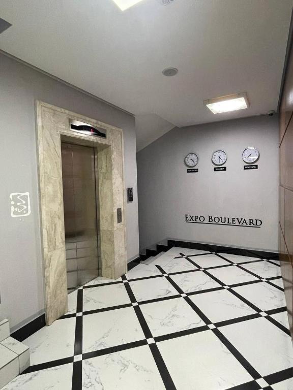 Ernaz Plus Apartments-Expo-Boulevard 130 Astana Bagian luar foto