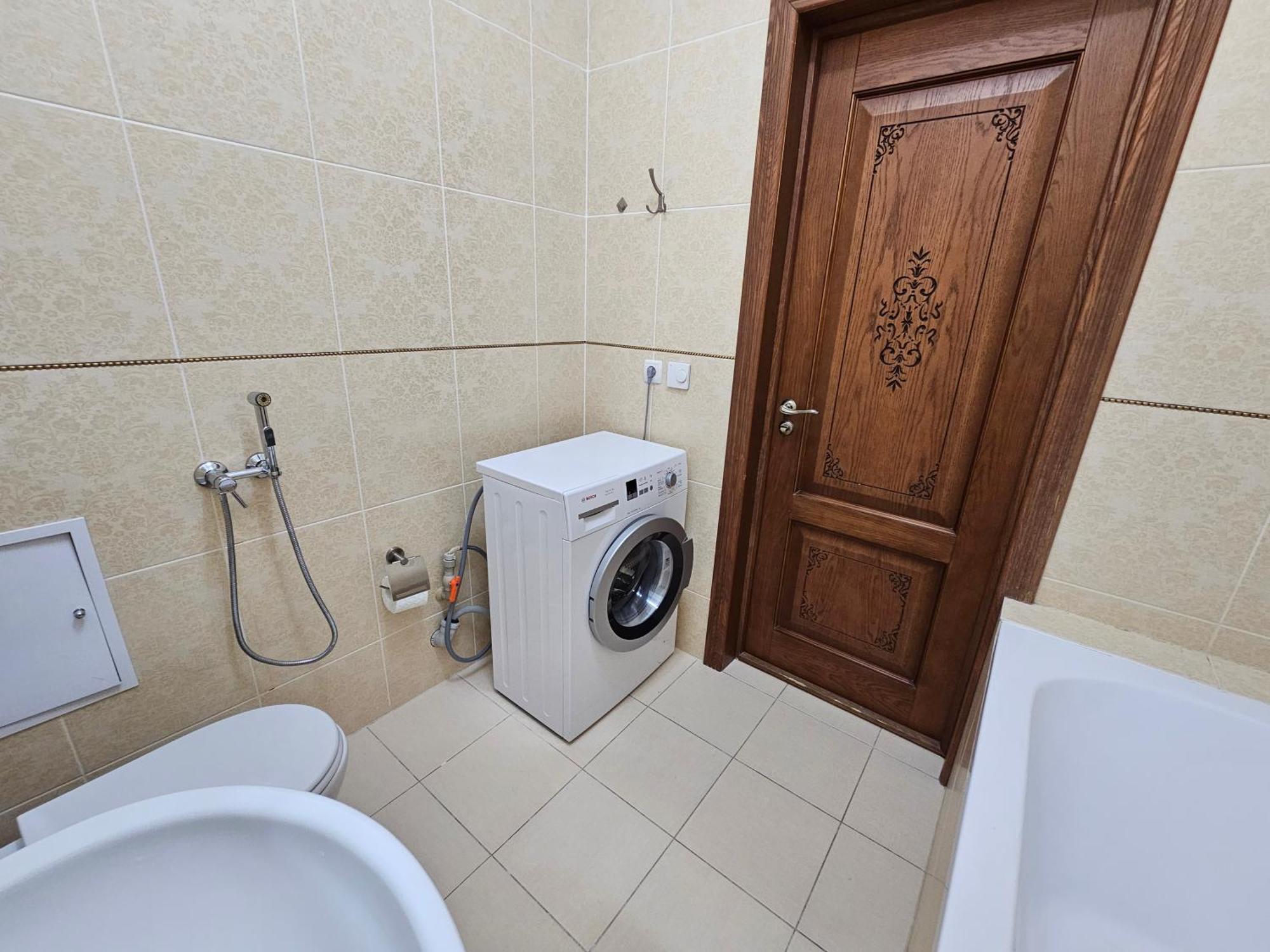 Ernaz Plus Apartments-Expo-Boulevard 130 Astana Bagian luar foto