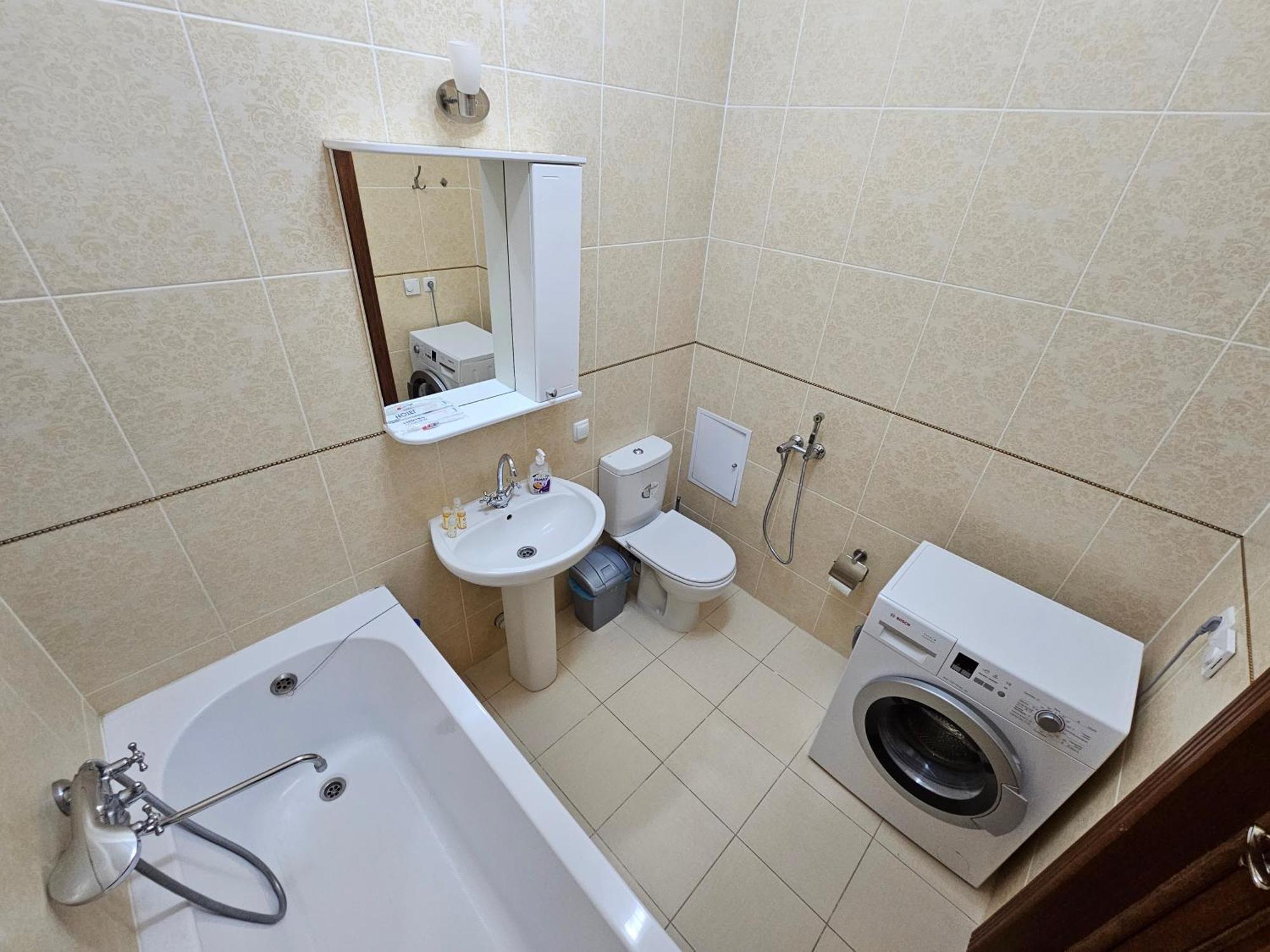 Ernaz Plus Apartments-Expo-Boulevard 130 Astana Bagian luar foto