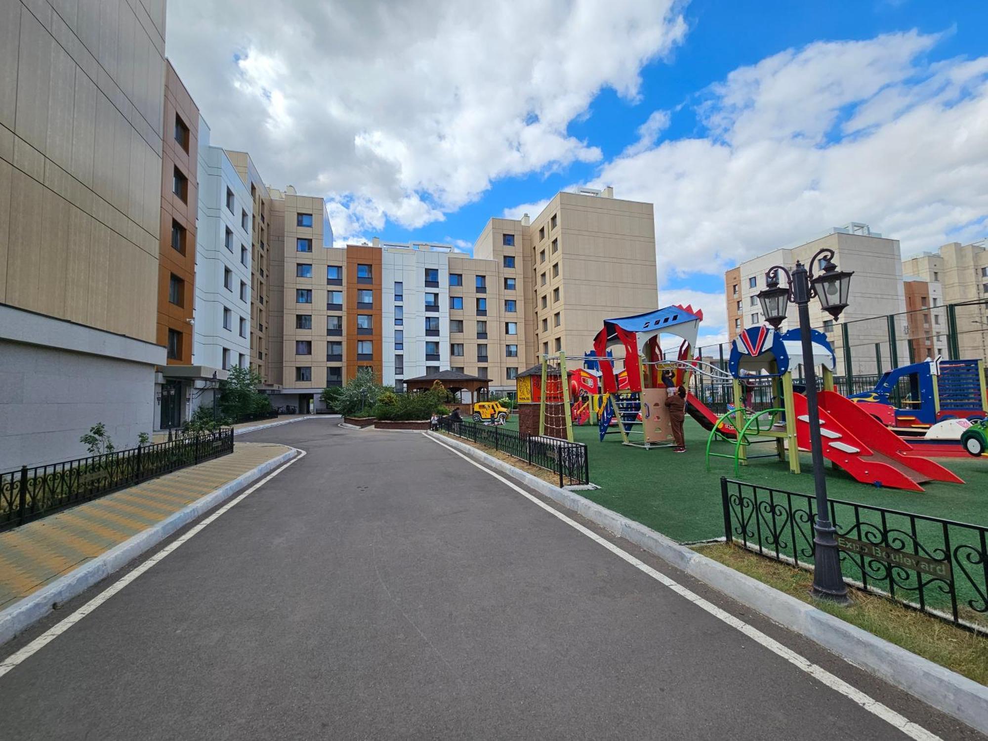 Ernaz Plus Apartments-Expo-Boulevard 130 Astana Bagian luar foto