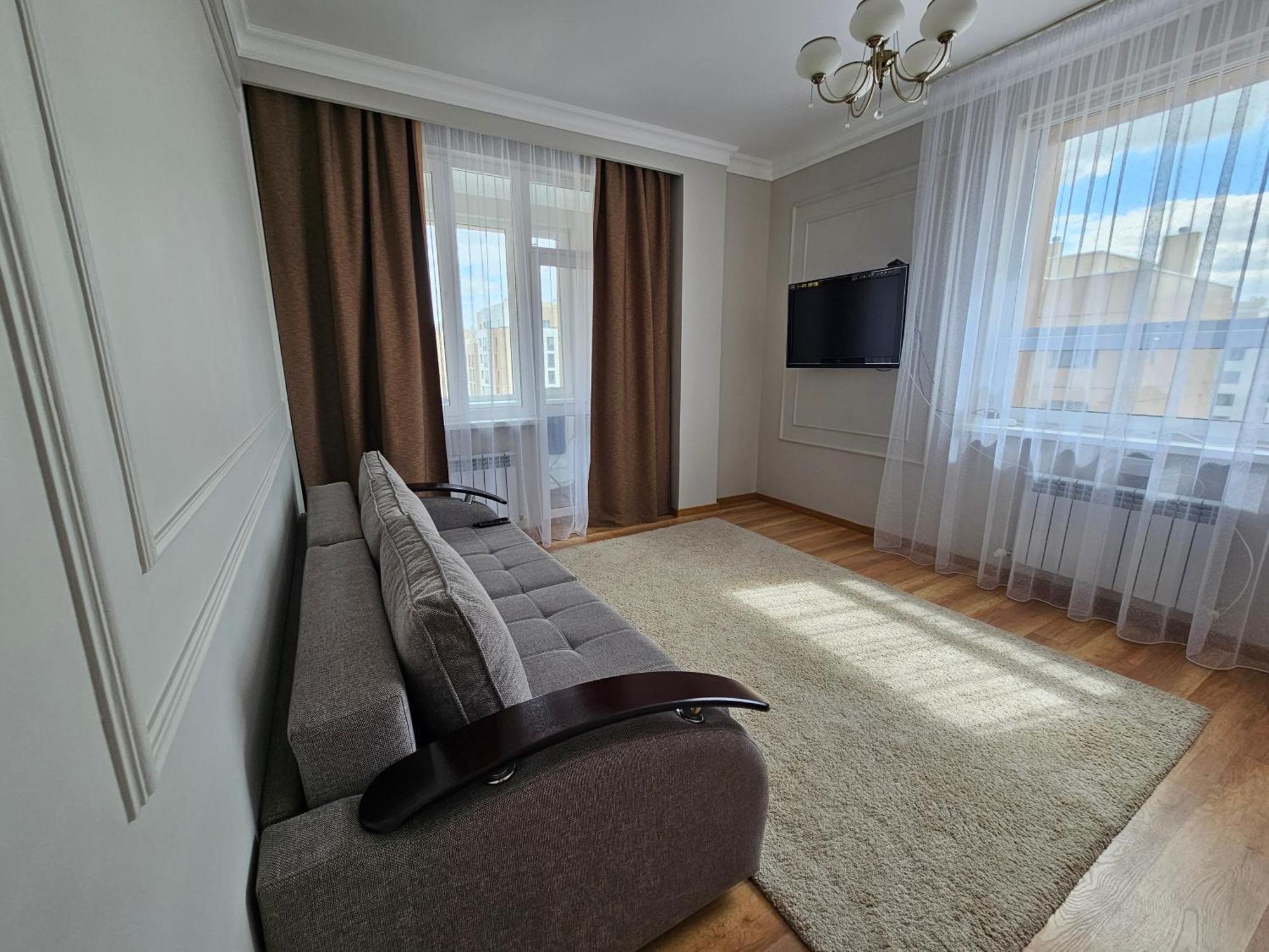 Ernaz Plus Apartments-Expo-Boulevard 130 Astana Bagian luar foto