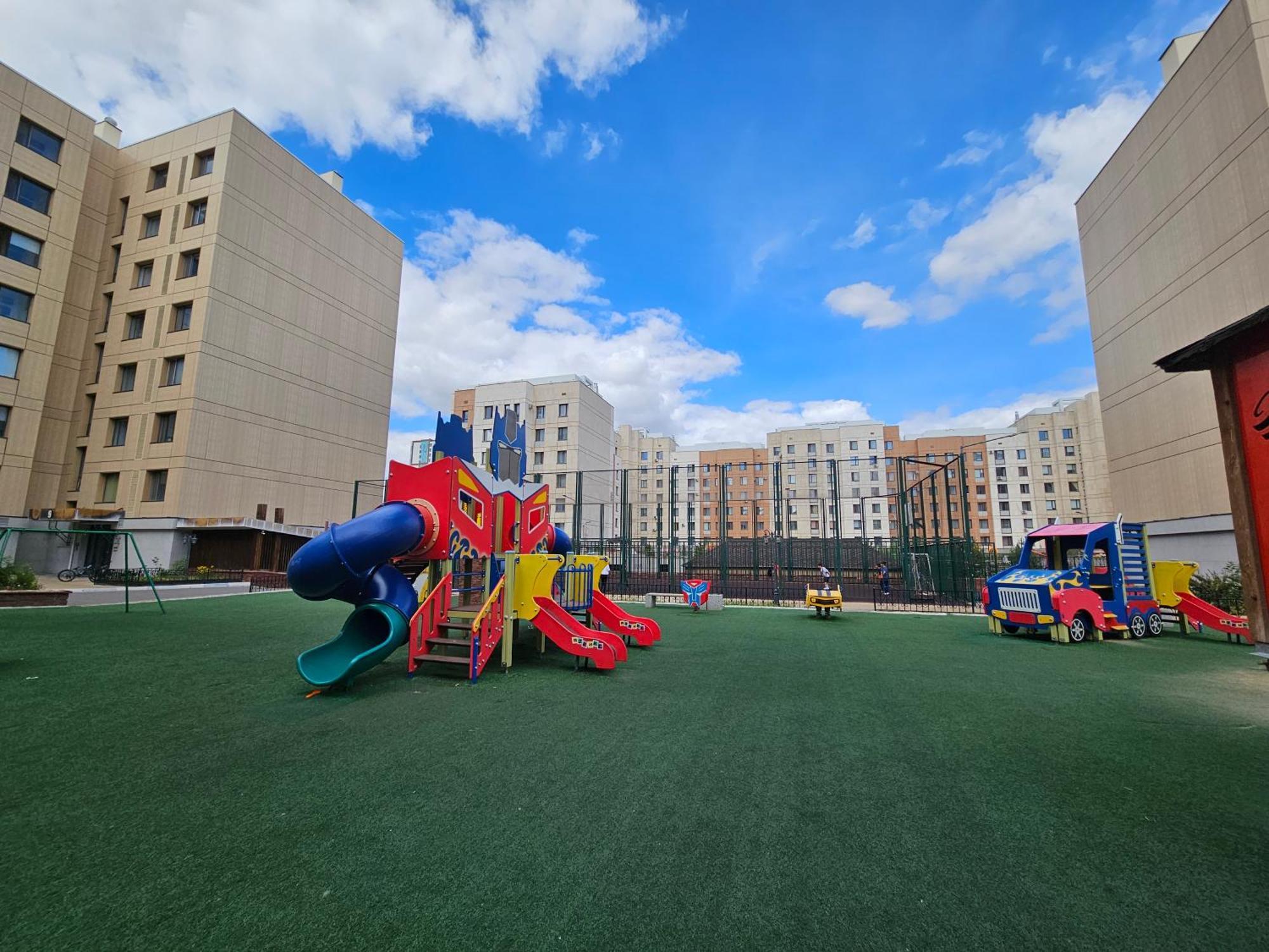 Ernaz Plus Apartments-Expo-Boulevard 130 Astana Bagian luar foto