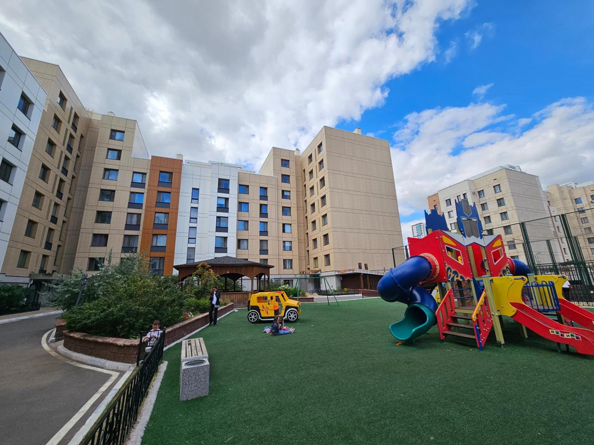 Ernaz Plus Apartments-Expo-Boulevard 130 Astana Bagian luar foto